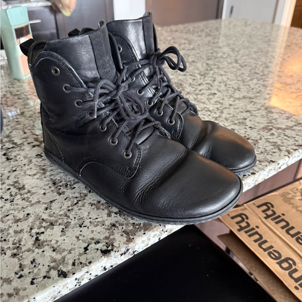 Vivo Barefoot Men's Black Leather Lace-Up Ankle Boots
